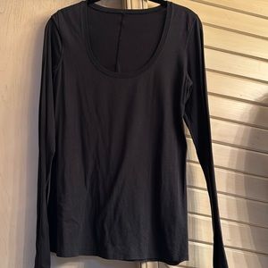 Lululemon scoop neck long sleeve tee